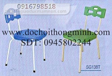 Bàn ghế chân sắt 0 VND