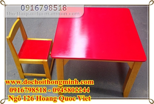 Bàn gỗ hình vuông đủ màu xanh lá, xanh dương, đỏ , vàng giảm giá cực rẻ 500000 VND